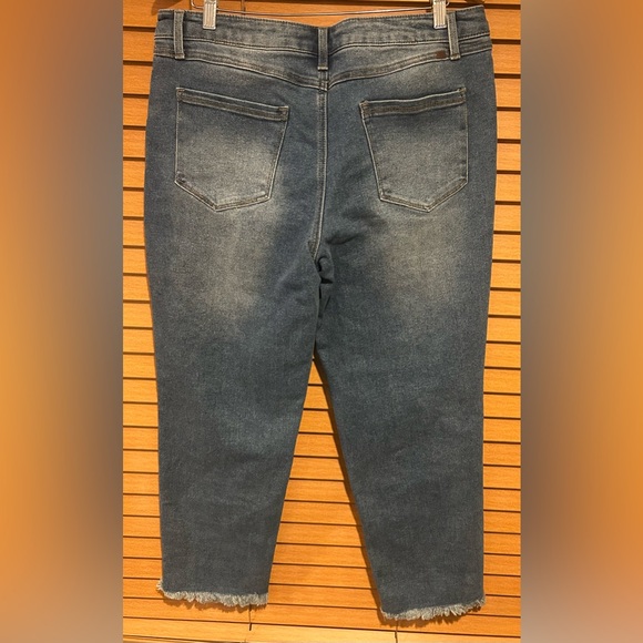 NWOT 1822 Denim Women’s Mid-Blue Cropped Straight Jeans with Frayed Hem size 14 - Picture 5 of 7